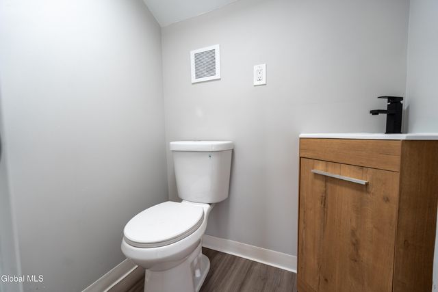 594 6th Avenue, Troy, NY 12182