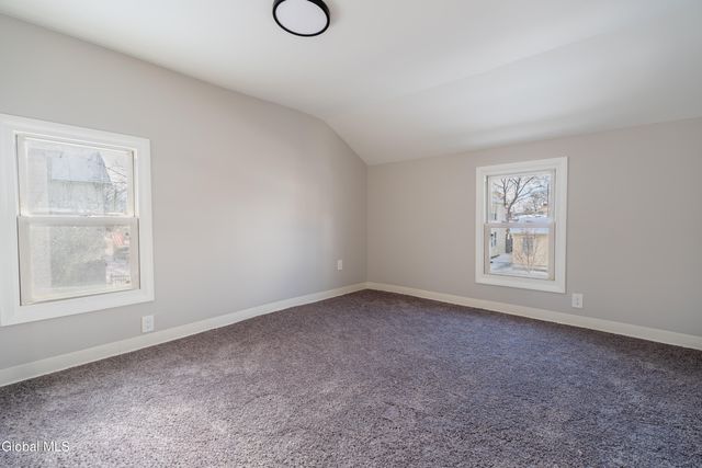 594 6th Avenue, Troy, NY 12182