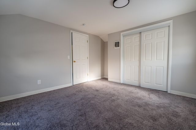 594 6th Avenue, Troy, NY 12182