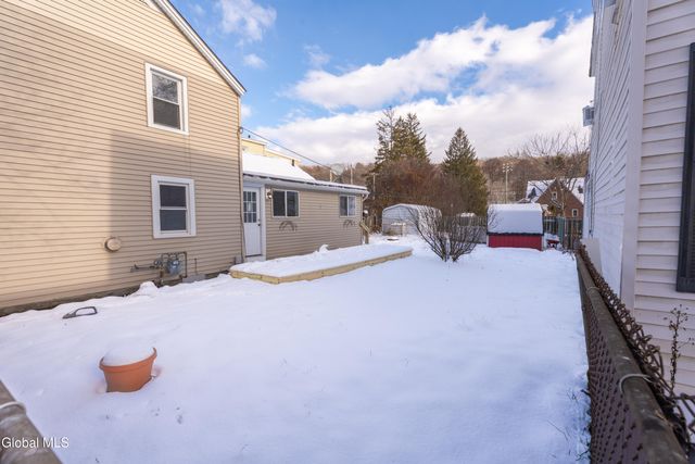 594 6th Avenue, Troy, NY 12182