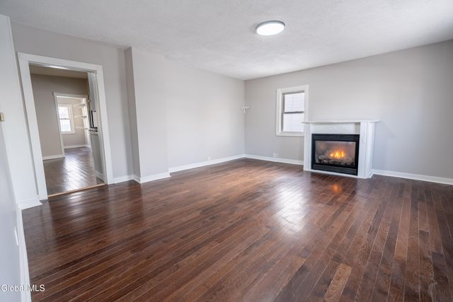 594 6th Avenue, Troy, NY 12182