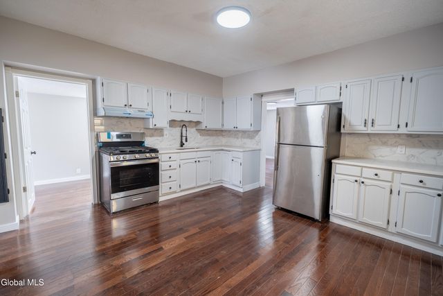 594 6th Avenue, Troy, NY 12182