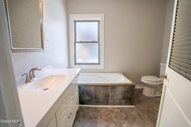 594 6th Avenue, Troy, NY 12182