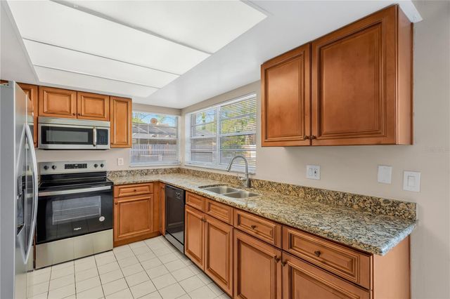 3206 SHADY GLEN CIRCLE, Tampa, FL 33618