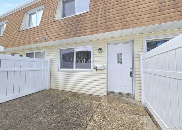 277 Storm Drive, Holtsville, NY 11742