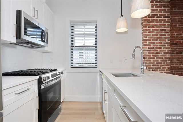 45 E Palisade Avenue 1A, Englewood, NJ 07631