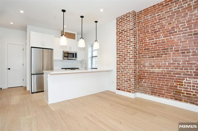 45 E Palisade Avenue 1A, Englewood, NJ 07631
