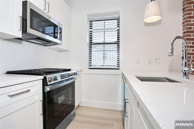 45 E Palisade Avenue 1A, Englewood, NJ 07631