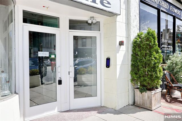 45 E Palisade Avenue 1A, Englewood, NJ 07631