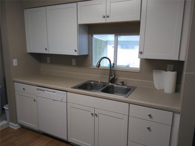 910 9TH AVENUE SW, Largo, FL 33770