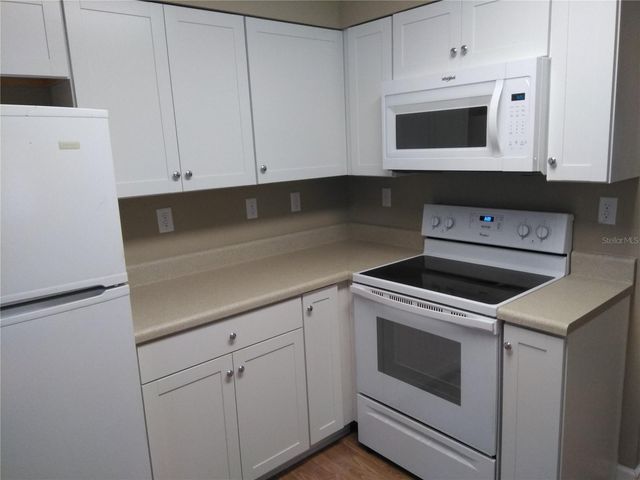 910 9TH AVENUE SW, Largo, FL 33770