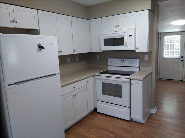 910 9TH AVENUE SW, Largo, FL 33770