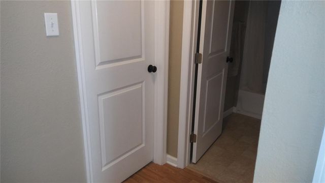 910 9TH AVENUE SW, Largo, FL 33770