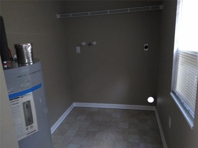 910 9TH AVENUE SW, Largo, FL 33770