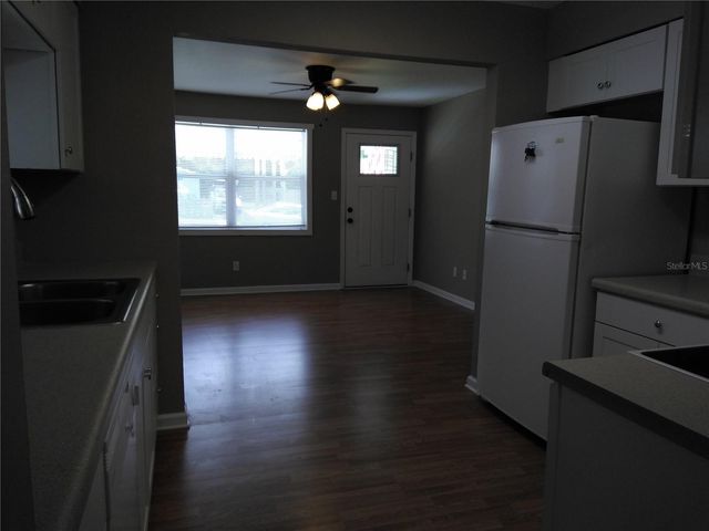 910 9TH AVENUE SW, Largo, FL 33770