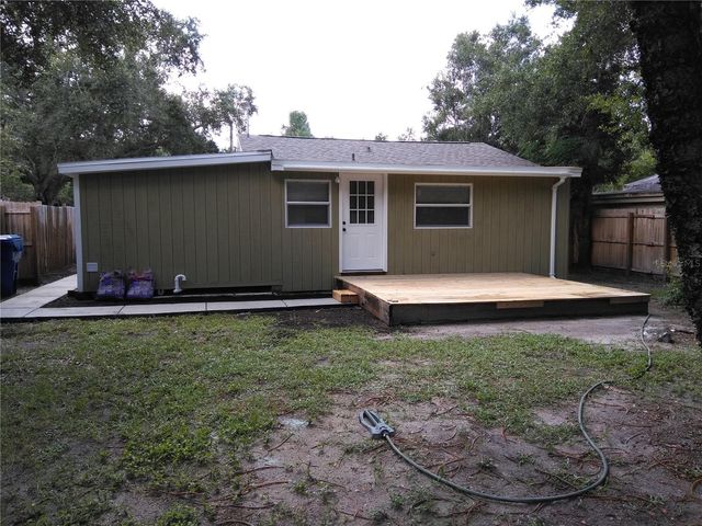 910 9TH AVENUE SW, Largo, FL 33770