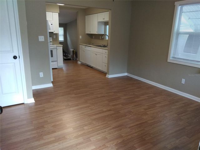 910 9TH AVENUE SW, Largo, FL 33770