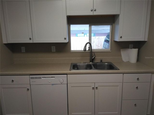 910 9TH AVENUE SW, Largo, FL 33770