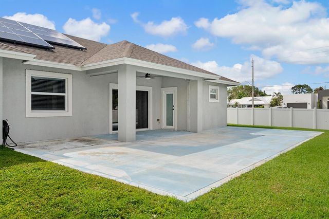 2094 SW CAPEADOR Street, Port St. Lucie, FL 34953