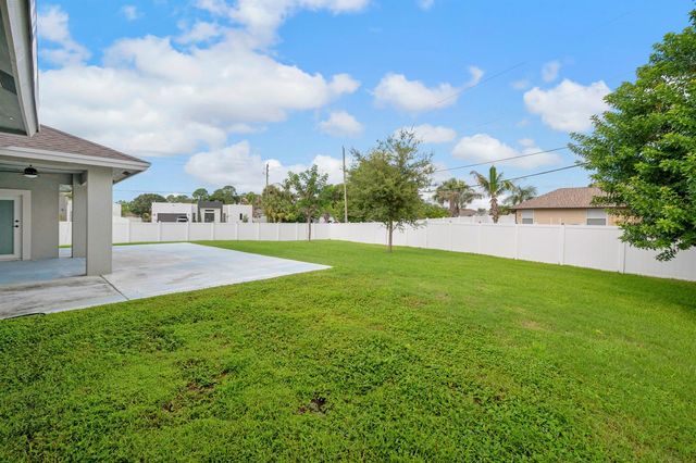 2094 SW CAPEADOR Street, Port St. Lucie, FL 34953