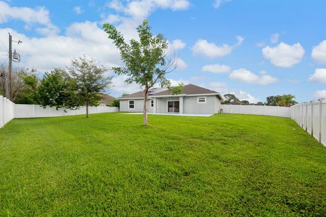 2094 SW CAPEADOR Street, Port St. Lucie, FL 34953