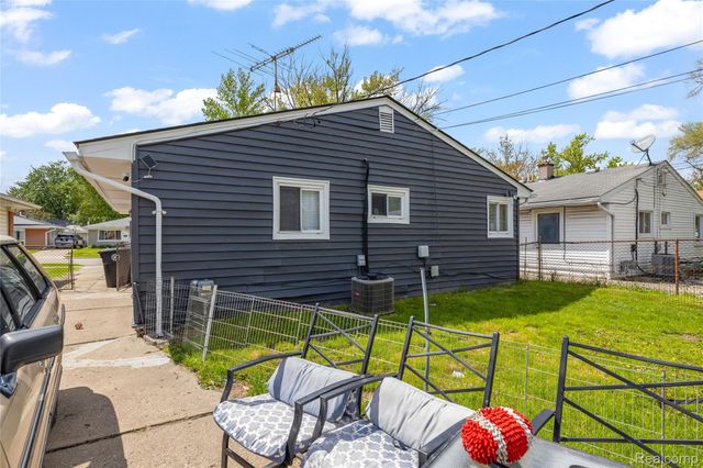 12030 Arcola Street, Livonia, MI 48150