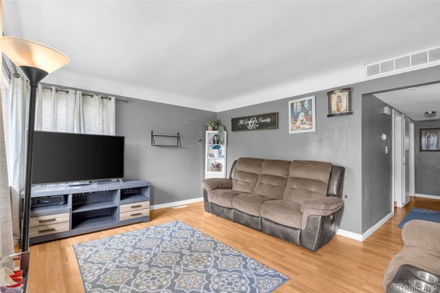 12030 Arcola Street, Livonia, MI 48150