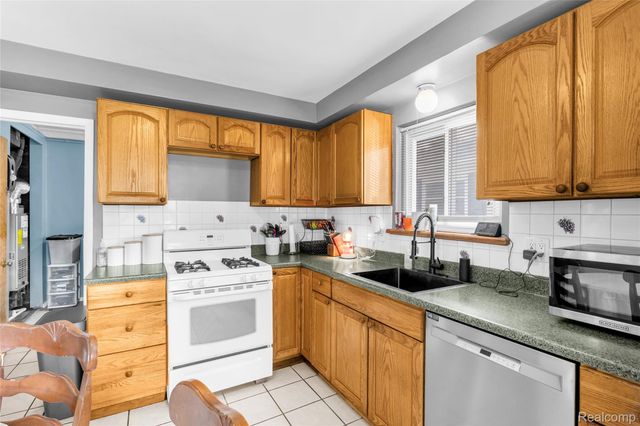 12030 Arcola Street, Livonia, MI 48150