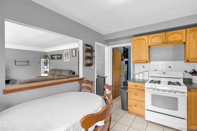 12030 Arcola Street, Livonia, MI 48150