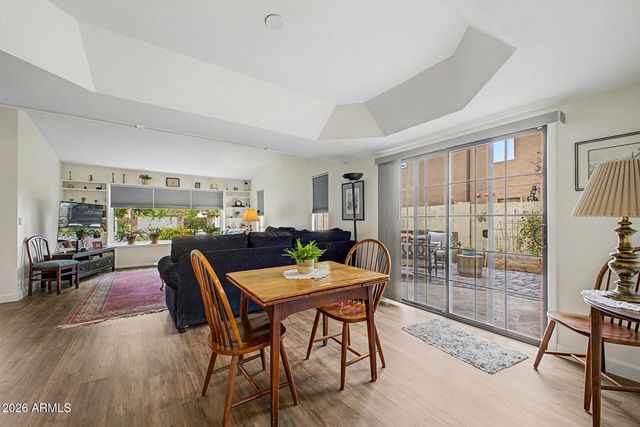 8421 S KENWOOD Lane, Tempe, AZ 85284