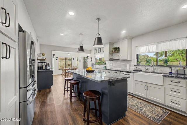 8421 S KENWOOD Lane, Tempe, AZ 85284