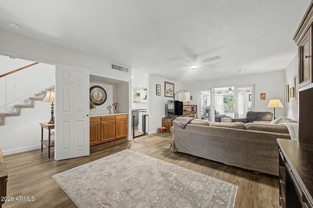 8421 S KENWOOD Lane, Tempe, AZ 85284