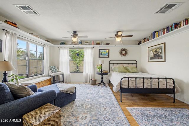 8421 S KENWOOD Lane, Tempe, AZ 85284