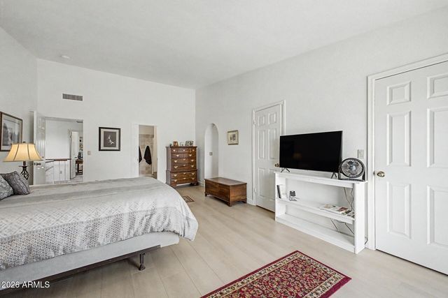 8421 S KENWOOD Lane, Tempe, AZ 85284