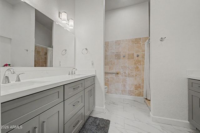 8421 S KENWOOD Lane, Tempe, AZ 85284