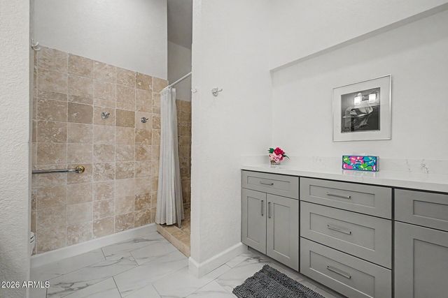 8421 S KENWOOD Lane, Tempe, AZ 85284