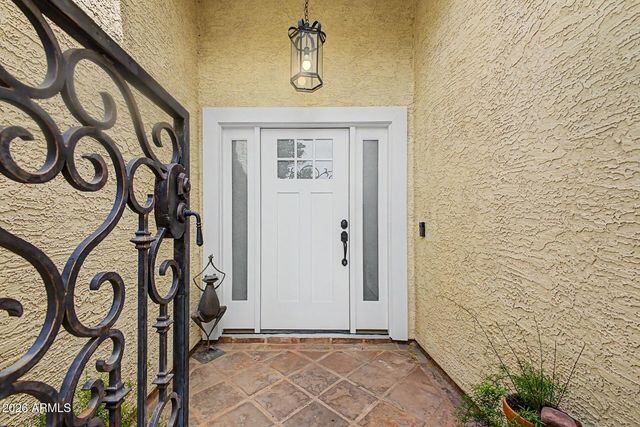 8421 S KENWOOD Lane, Tempe, AZ 85284