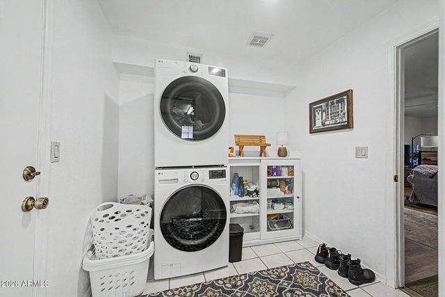 8421 S KENWOOD Lane, Tempe, AZ 85284