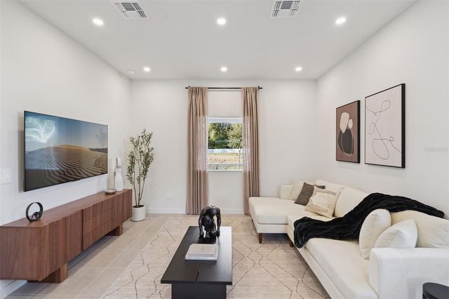 323 SKYFIELD COURT, Lady Lake, FL 32159