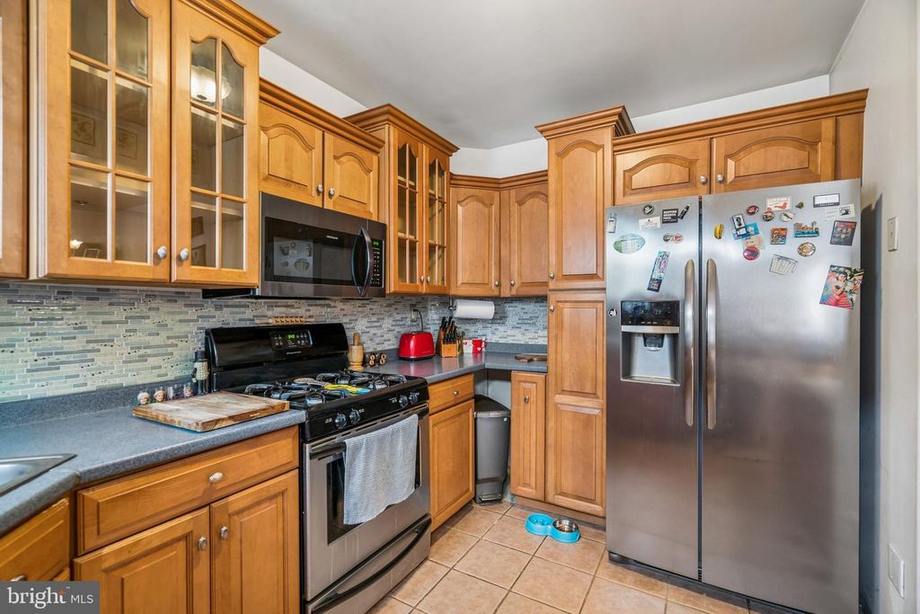419 E FLORA ST, PHILADELPHIA, PA 19125 — photo 4