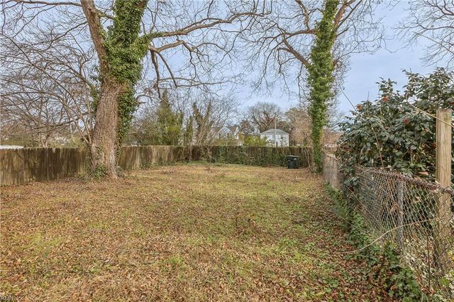 104 N 4th ST, Suffolk, VA 23434