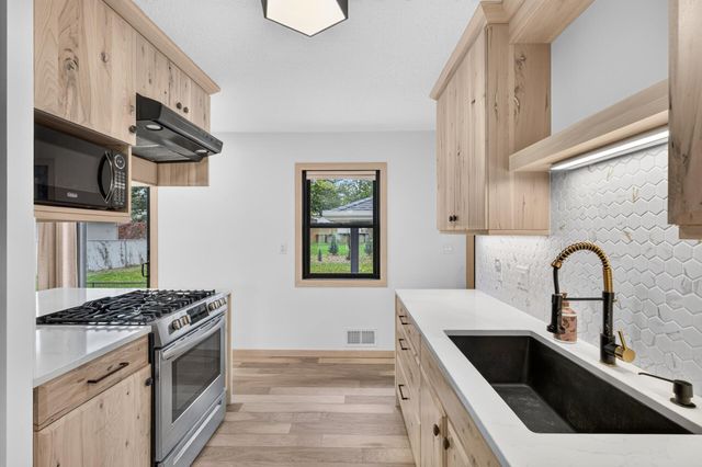 1636 14th Avenue, Saint Paul Park, MN 55071