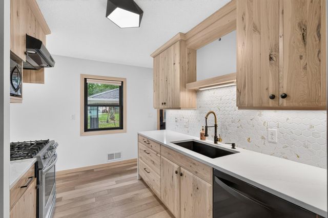 1636 14th Avenue, Saint Paul Park, MN 55071