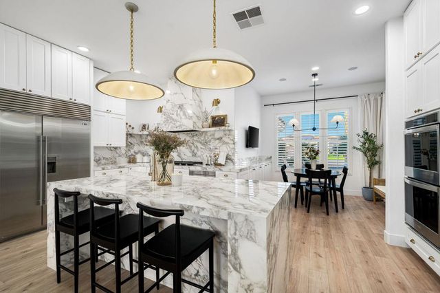 33 Calle La Reina, Rancho Mirage, CA 92270