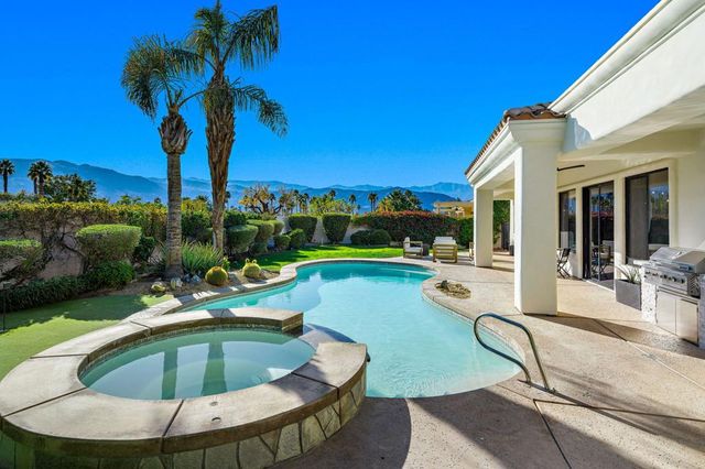 33 Calle La Reina, Rancho Mirage, CA 92270