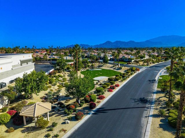 33 Calle La Reina, Rancho Mirage, CA 92270