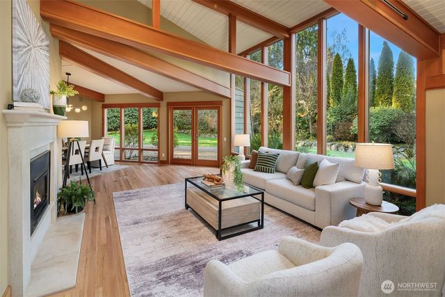 7816 NE 32nd Street, Medina, WA 98039