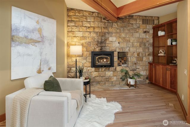 7816 NE 32nd Street, Medina, WA 98039