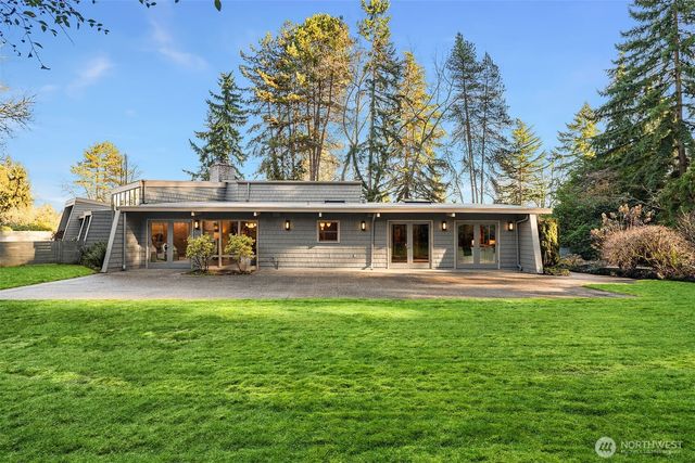 7816 NE 32nd Street, Medina, WA 98039