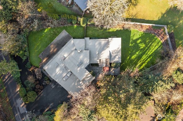 7816 NE 32nd Street, Medina, WA 98039